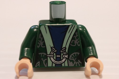 LEGO® Minifigure Torso Dark Green Robe with Silver Detailing and Belt Print - Picture 4 of 21