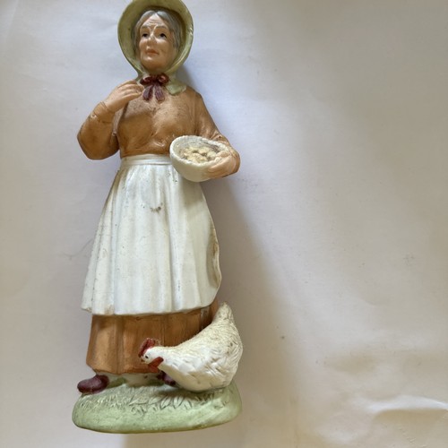 Vintage HOMCO Collectible Old Women Feeding her Chickens #1426 Great Condition 