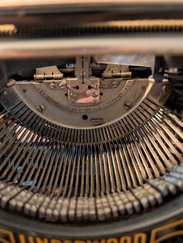 Underwood Typewriter Black