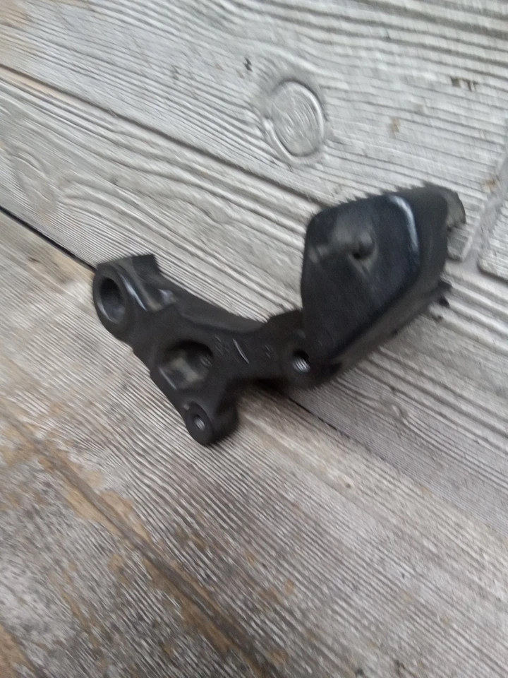 2012 12 09-13 Harley Davidson Ultra Limited Rear Back Wheel Brake Mount Bracket - Image 4 of 4