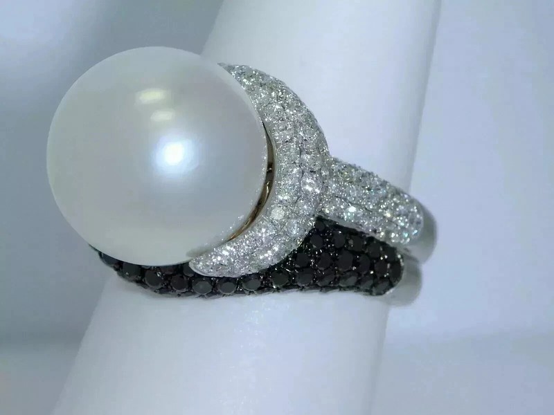 13.80MM SOUTH SEA PEARL DIAMOND AND BLACK DIAMOND RING