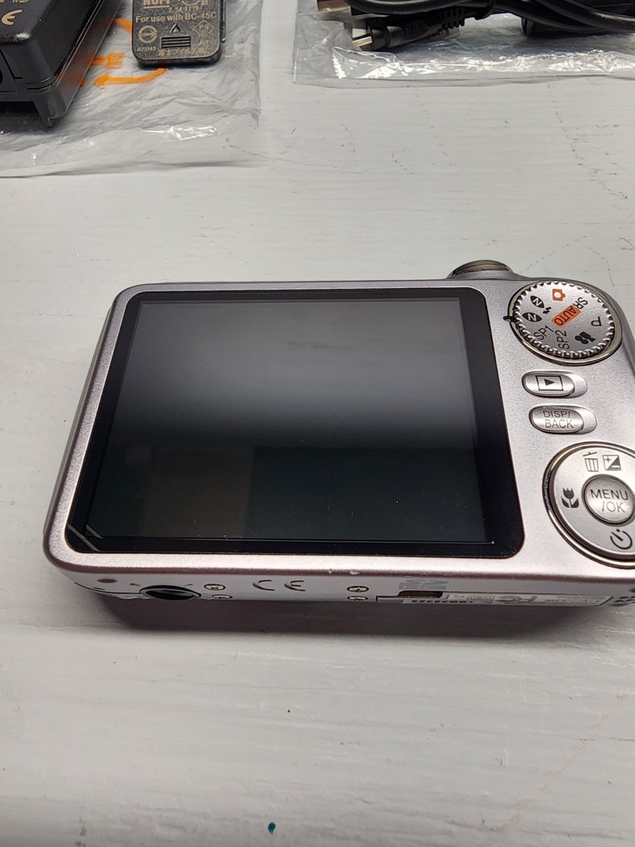 Near Mint Fujifilm FinePix JX400 16MP 5X Optical HD Camera Silver