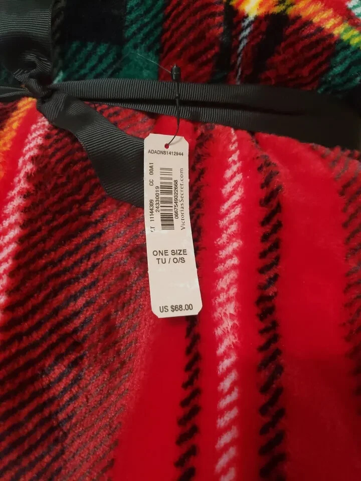 Victoria's Secret Plaid Sherpa Love Victoria Christmas Holiday Throw