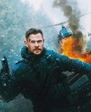 CHRIS HEMSWORTH signed Autogramm 20x25cm EXTRACTION in Person autograph ACOA