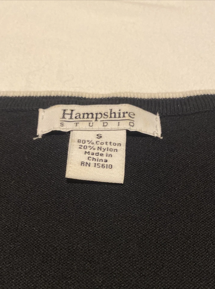 Lindo suéter Hampshire Studio negro con lunares blancos para mujer talla pequeña Foto 4 de 4