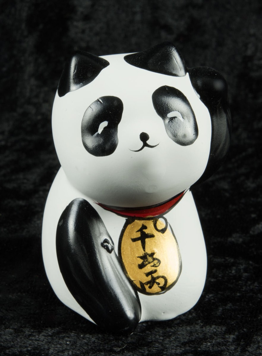 ハチネコ様 Panda Figurine - Japanese - Polyresin Statue - Maneki-Neko