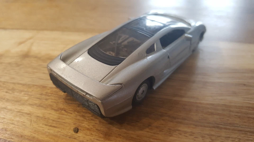 maisto 1/40 jaguar XJ220 - Photo 3/4