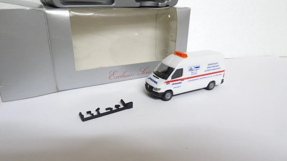 HERPA mercedes T 1N  1/87 - Photo 2/3