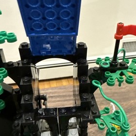 Lego Forestmens Hideout 6054 Missing Few Pieces Good Condition W/ Manual Read De