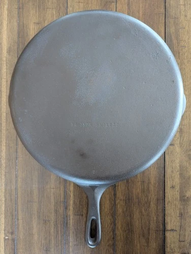 Wagner No. 12 Cast Iron Skillet Unmarked Vintage Ware Made In USA