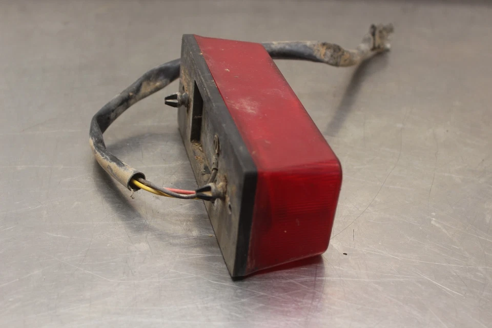 2000 Arctic Cat 300 4X4 REAR TAIL TAILLIGHT BACK BRAKE LIGHT I106 Foto 2 de 4