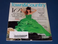 2011 JANUARY TOWN & COUNTRY MAGAZINE - LAKE BELL IN OSCAR DE LA RENTA - H 13618