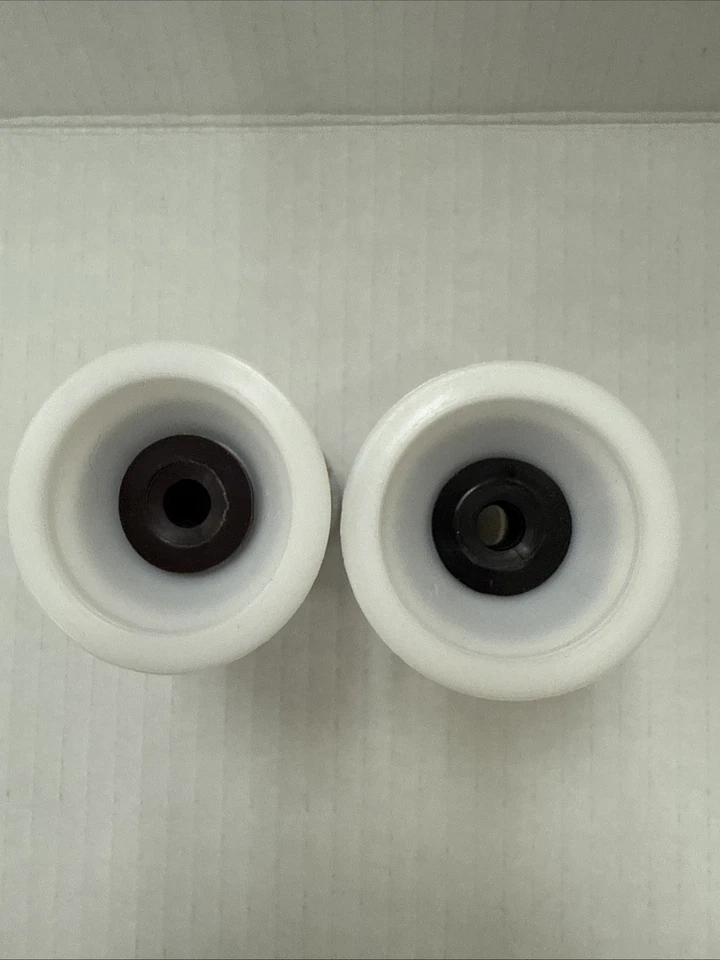 2 Gutermann 4450 Bulky Nylon Thread Overlocking Textured Burgundy Red New Italy - Image 4 of 4