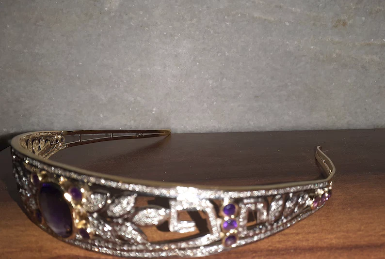 Antigua tiara de oro amarillo de 18 quilates con diamantes y amatista de princesa de 12,40 quilates Foto 3 de 4