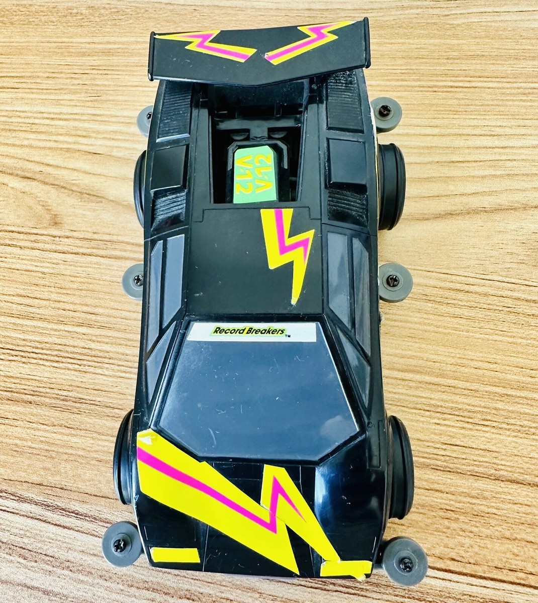 ビートルズ CAR MASCOTS♣HENRI BENDELディスプレイ日本製品 1989 Hasbro Record Breakers World of Speed Dual-Turbo Series 1