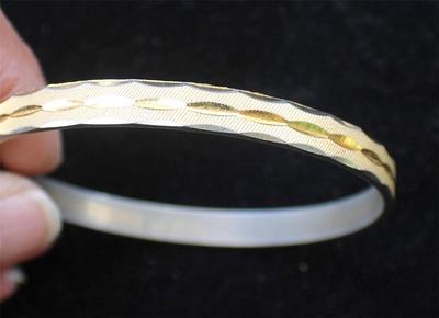 Vintage Signiert CORO Goldtone Armreif Graviert 2 3/4''d Armband