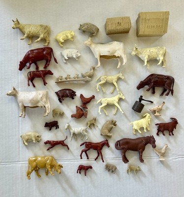 Vintage Plastic Farm Animal Lot Marx Feed Box & Axe D16 