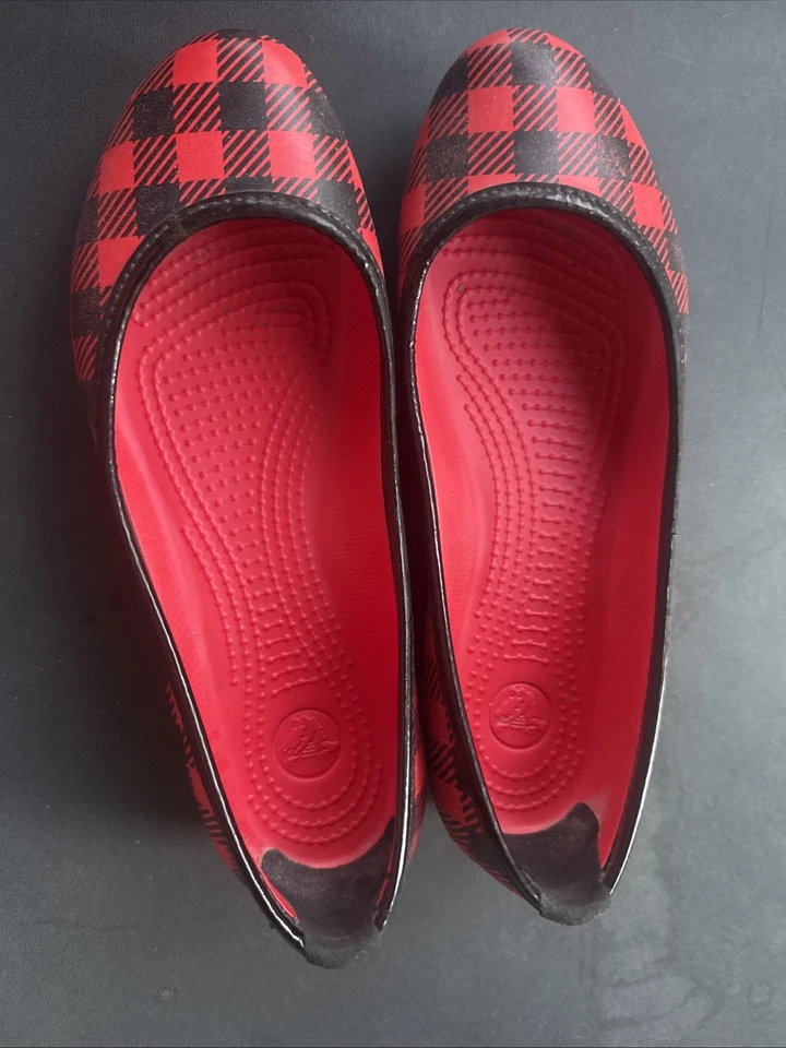 Sapatos Crocs Ballet Flats 7 Vermelho Preto Buffalo Check Lily Slip On Xadrez Conforto - Imagem 2 de 4