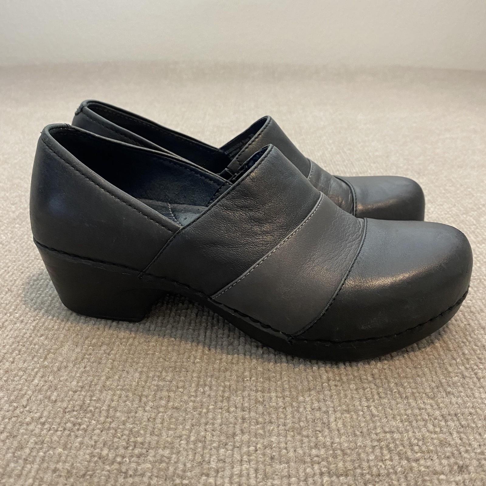 Dansko Clog Shoes Womens Size 9 (39) Black Leather Slip On Work Comfort Walking