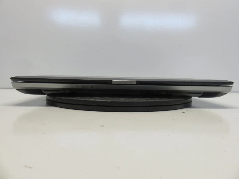 Laptop Dell Latitude P15F Intel Core i3-2330M 2,2 GHz 2 GB SIN DISCO DURO sin batería Foto 3 de 4