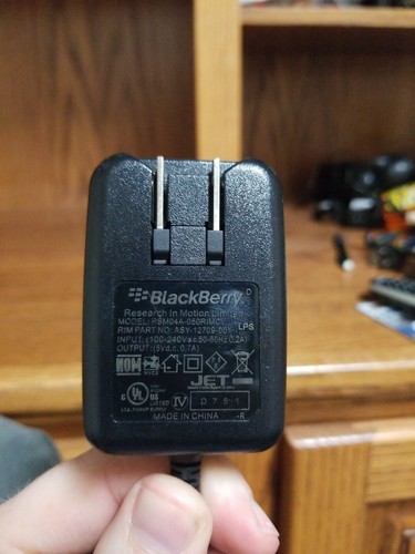 OEM BLACKBERRY PSM04A-050RIMC AC ADAPTER CHARGER OUTPUT 5V 700mA - Picture 1 of 3