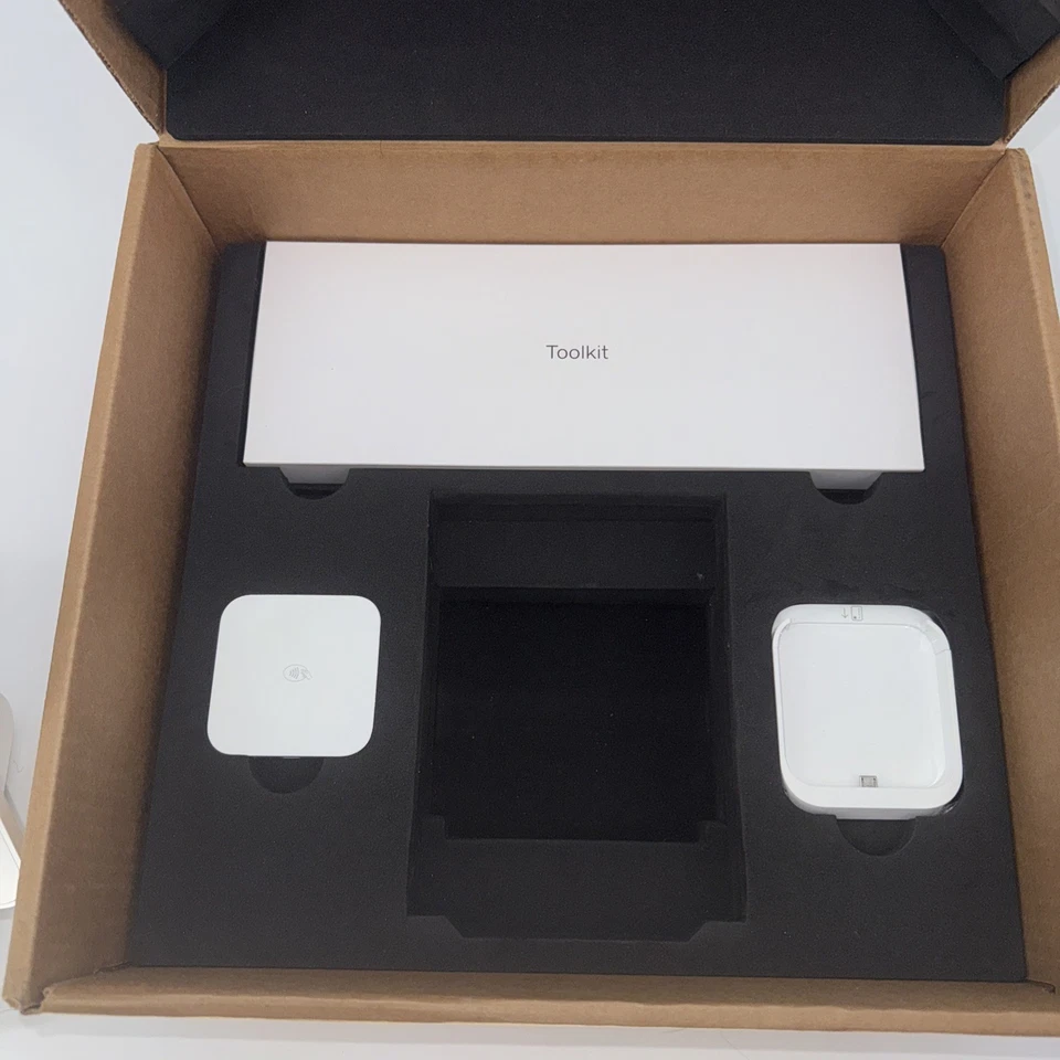 Square A-SKU-0274 Stand for Apple iPad White Shipper EComm With NFC Reader - Image 2 of 4