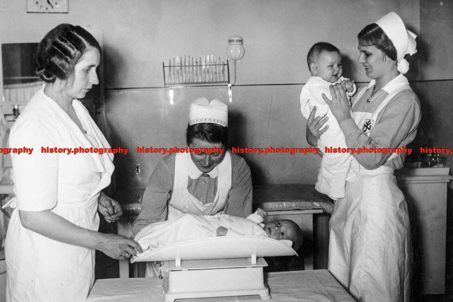 F007368 German nurses NSV 1930s