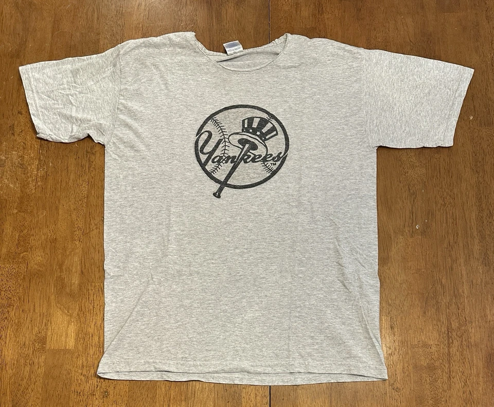 Camiseta grande vintage con logotipo clásico de los New York Yankees Y2K Foto 2 de 4