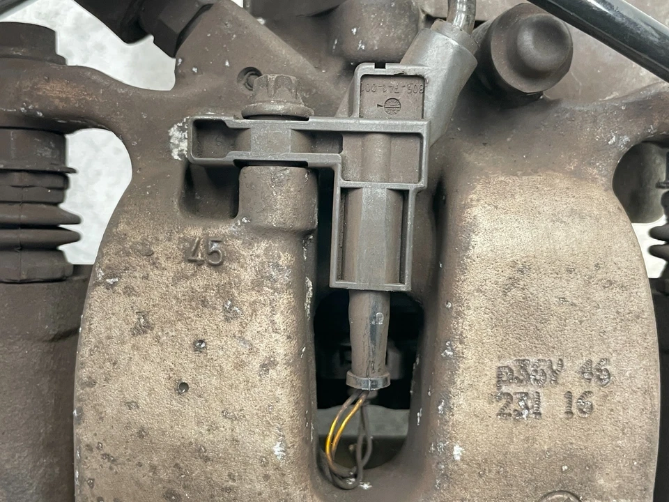 Pinza de freno trasera derecha pasajero Mercedes SL550 SL400 R231 2013-2016 1587 OEM Foto 2 de 4