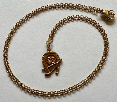 Vintage Horseshoe w 4 leaf clover wish bone brass 3/4 of 1'' necklace 18'' GP TINY