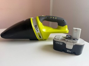 Ryobi ONE + 18V Akku Handstaubsauger CHV182 + Akku