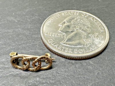 SMALL ANTIQUE GOLD FILLED THREE LINKS IOOF ODD FELLOWS PIN N827