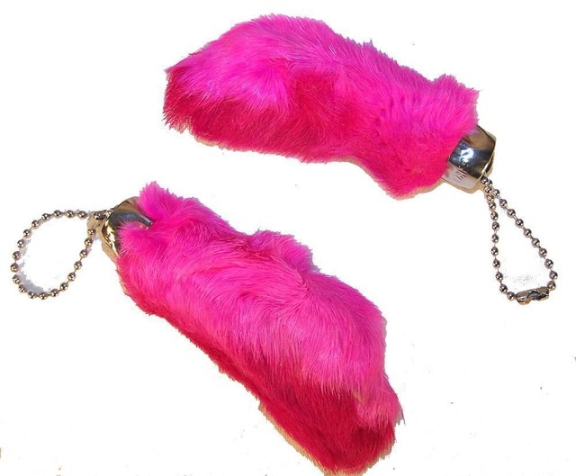6 PINK REAL RABBIT FOOT KEY CHAINS novelty fur rabbits feet keychains