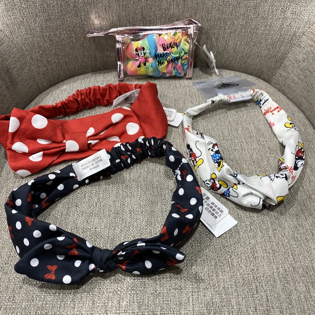 Disney Parks BOWS MAKE ME HAPPY 4 Piece Scrunchie Set And 3  display picture 2