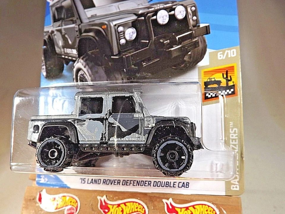 Hot Wheels #14 Baja Blazers 2019 6/10 '15 Land Rover Defender doble cabina gris Foto 2 de 4