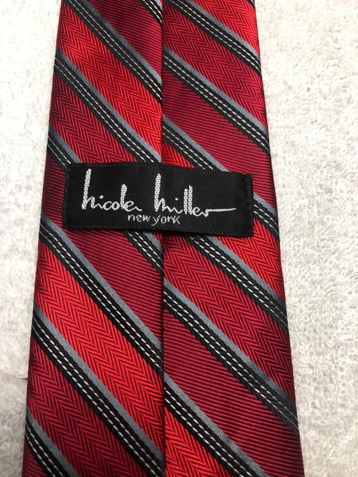 NICOLE MILLER CORBATA HOMBRE ROJO BORGOÑA CON RAYAS GRISES 3,5 X 59 Foto 4 de 4