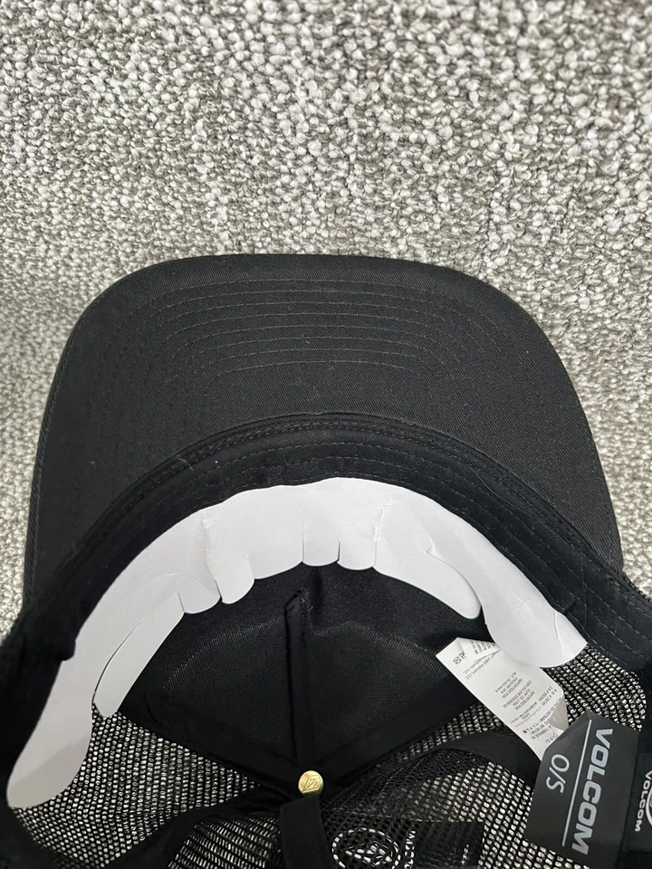 NEW! MENS VOLCOM GREEN BLACK SNAPBACK TRUCKER HAT ADJUSTABLE CAP ONE SIZE - Image 4 of 4