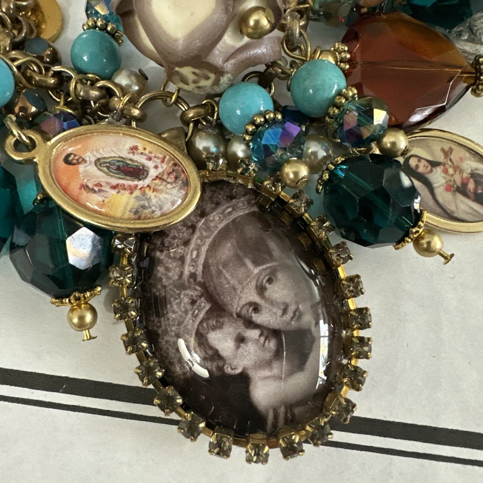 Pulsera hecha a mano con dije, tema religioso, santos, 7 pulgadas, se adapta a muñecas más pequeñas Foto 2 de 4