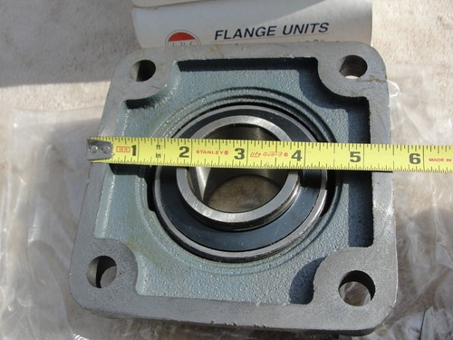 (4) UCF209-28 Solid Base Pillow Block Flange Mounted Bearing 1-3/4" Bore 4 Bolt. - Picture 8 of 11