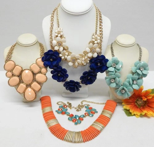 VINTAGE TO NOW FASHION / COSTUME JEWELRY NECKLACE LOT - ASSTD TYPES & MATERIALS