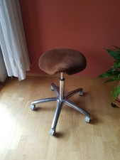 Drehhocker mit Rollen