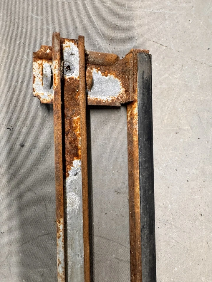 Chevy Impala 1961-1964 sedán de 4 puertas ventana pista de vidrio RF lateral Biscayne Belair Foto 2 de 4