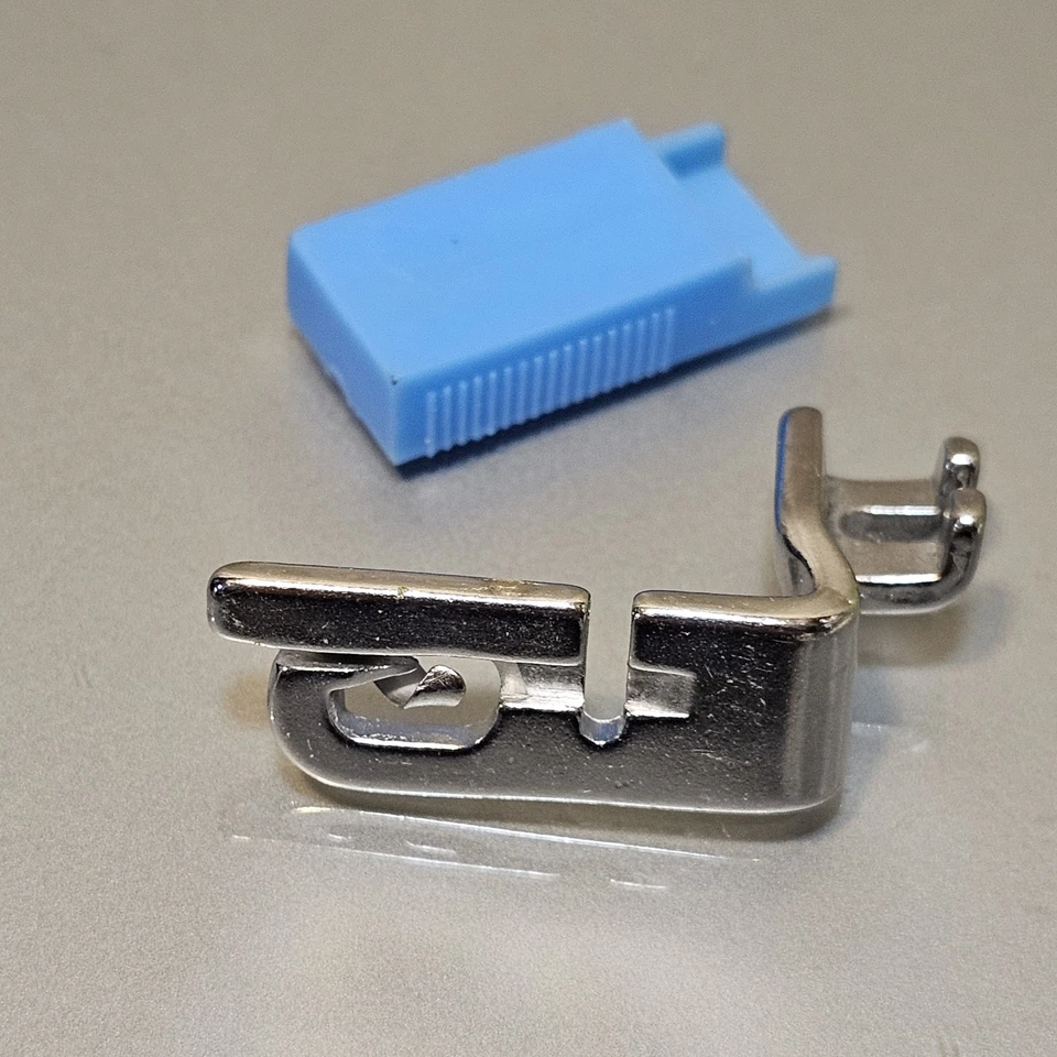 Máquina de Coser Universal Dobladillo Estrecho Pie Vástago Bajo + Accesorio de Tapa de Protección Foto 2 de 4