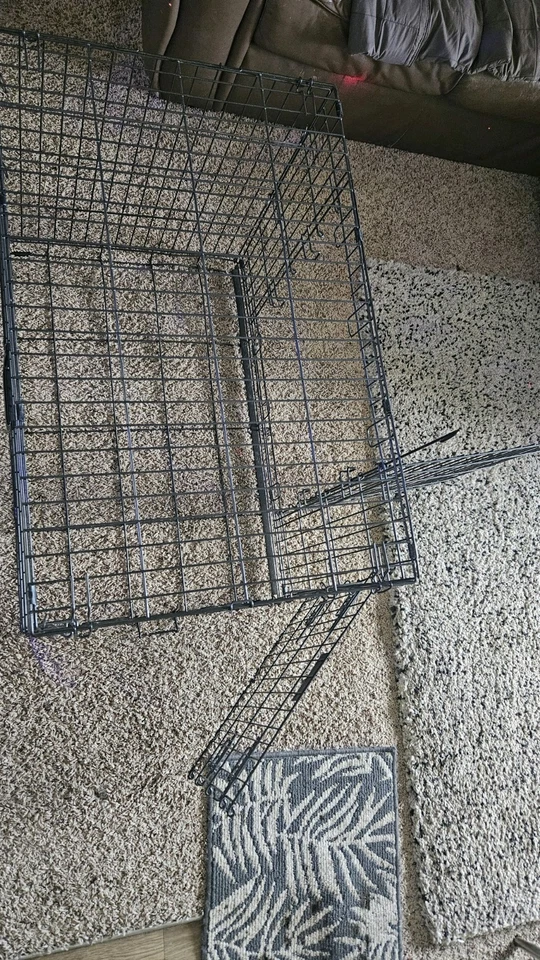  双门宠物箱。 折叠金属宠物狗笼。 42英寸x32英寸x22  — 第 2/4 张图片