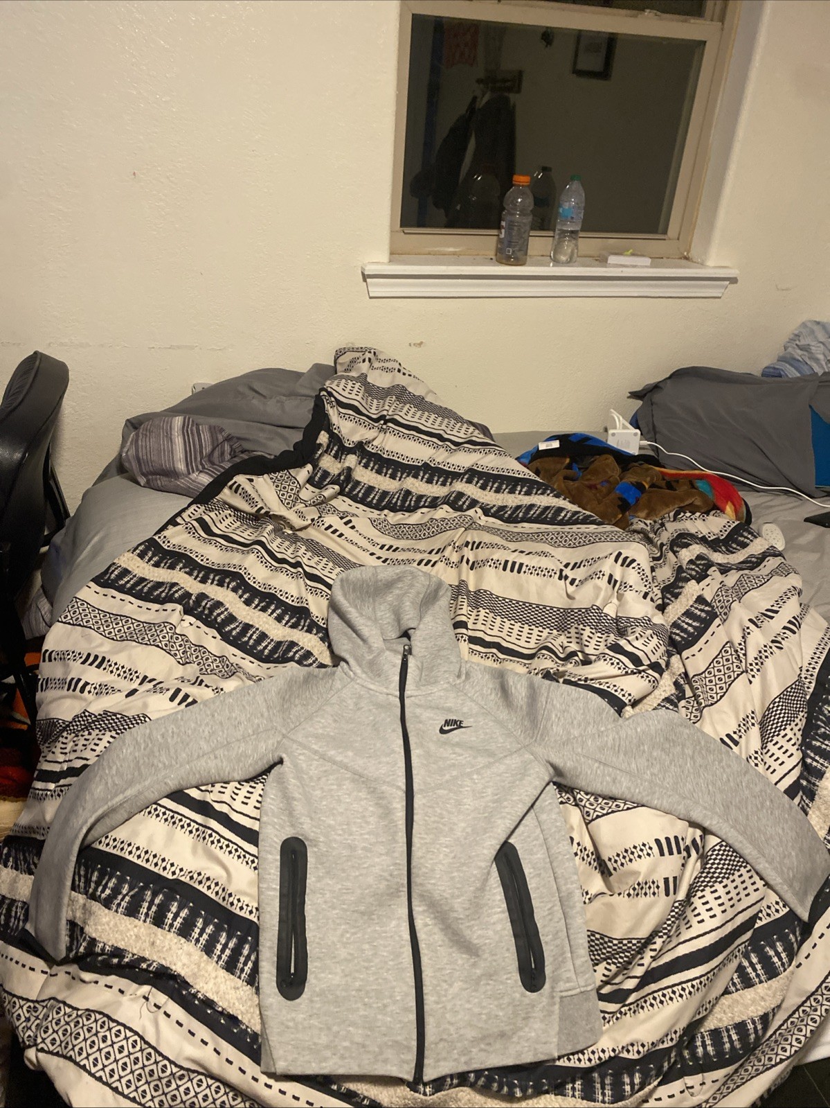 Picture 4 of 5