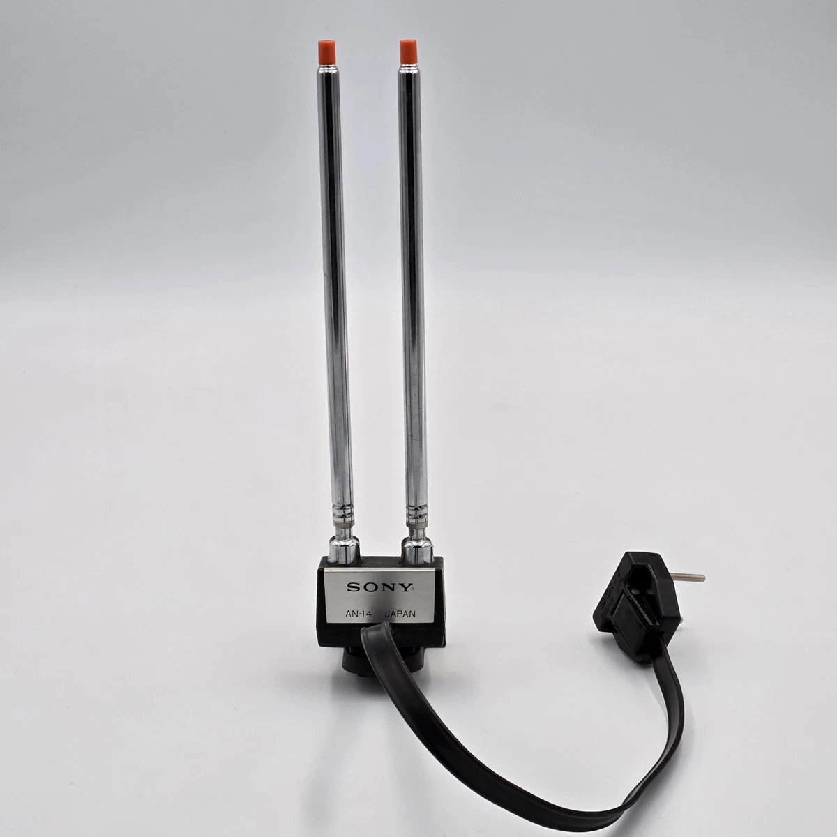 Lot De 2 Antennes UHF Sony AN-820A – 770-806 MHz – Occasion