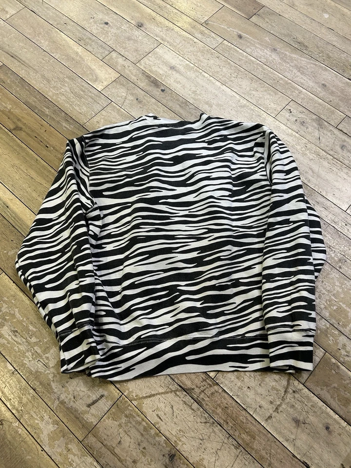 Talla M - Logo Supreme Box Cuello Redondo - Estampado de Cebra Foto 4 de 4