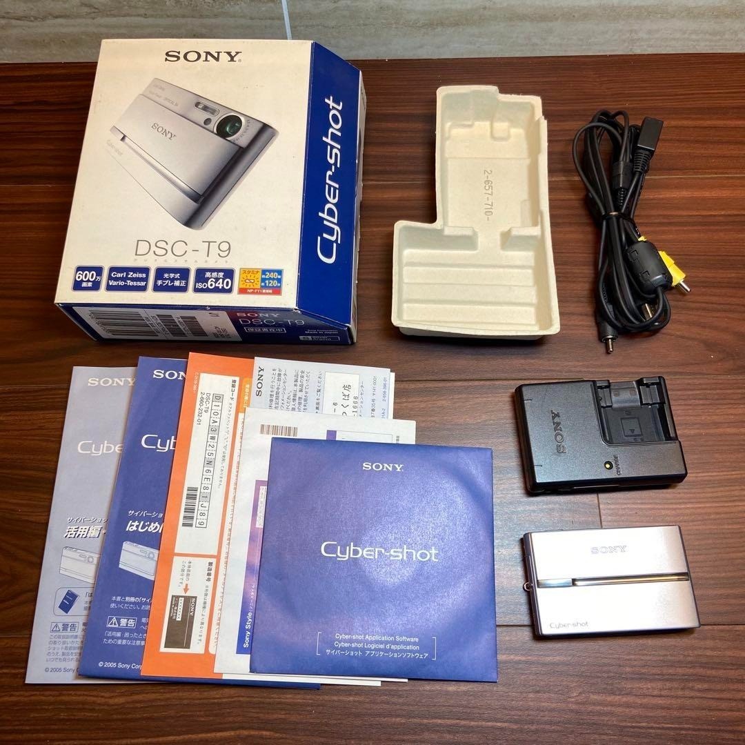 SONY ソニー Cyber-shot DSC-T9 シルバー Sony Cyber-shot DSC-T9 6.0MP Digital Camera - Silver for