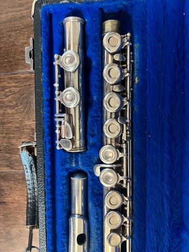 Gemeinhardt M2 flute with hard case. Made in USA - Picture 2 of 6