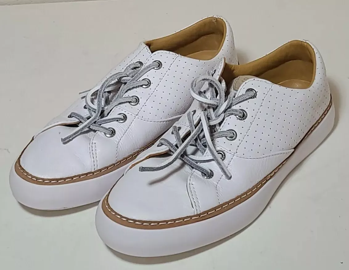 White best sale sperry men